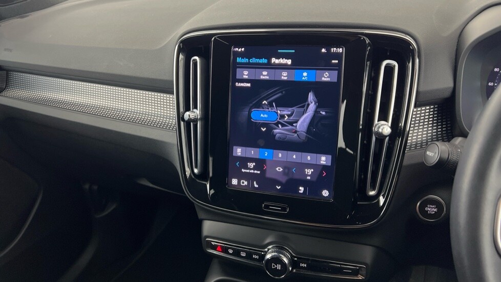 Used Volvo XC40 2024 for sale - 76168637: Photo 52