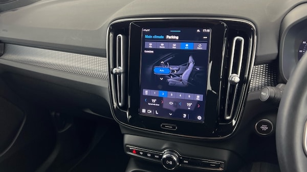 Used Volvo XC40 2024 for sale - 76168637: Photo 52