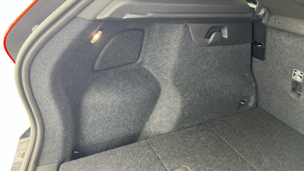 Used Volvo XC40 2024 for sale - 76168637: Photo 55