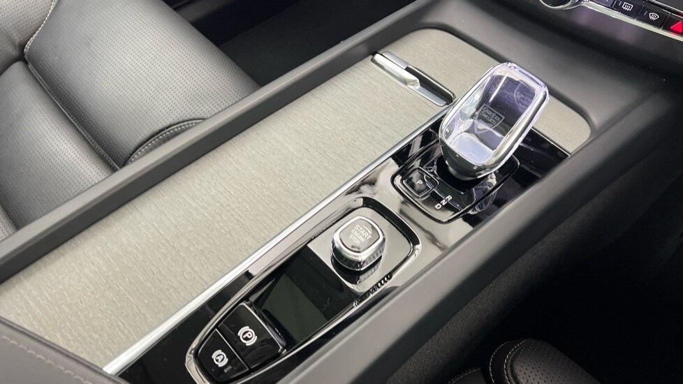 Used Volvo XC60 2025 for sale - 77428057: Photo 25