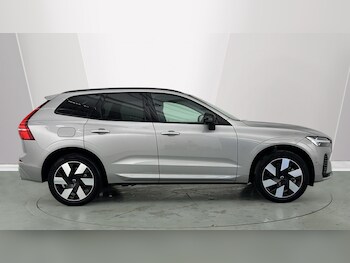 Used Volvo XC60 2025 for sale - 77235536: Photo