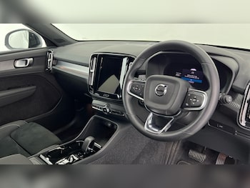 Used Volvo XC40 2024 for sale - 75775991: Photo