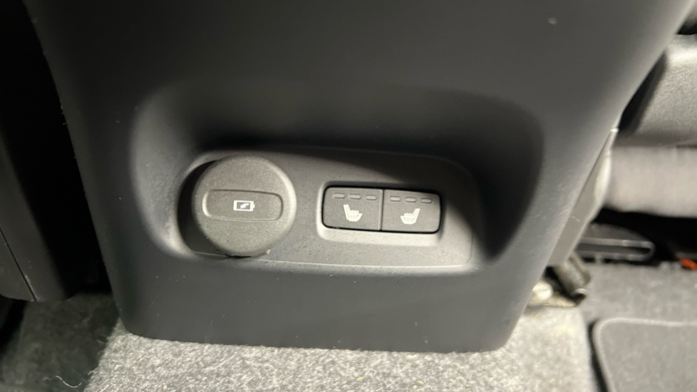 Used Volvo XC40 2025 for sale - 77406221: Photo 40