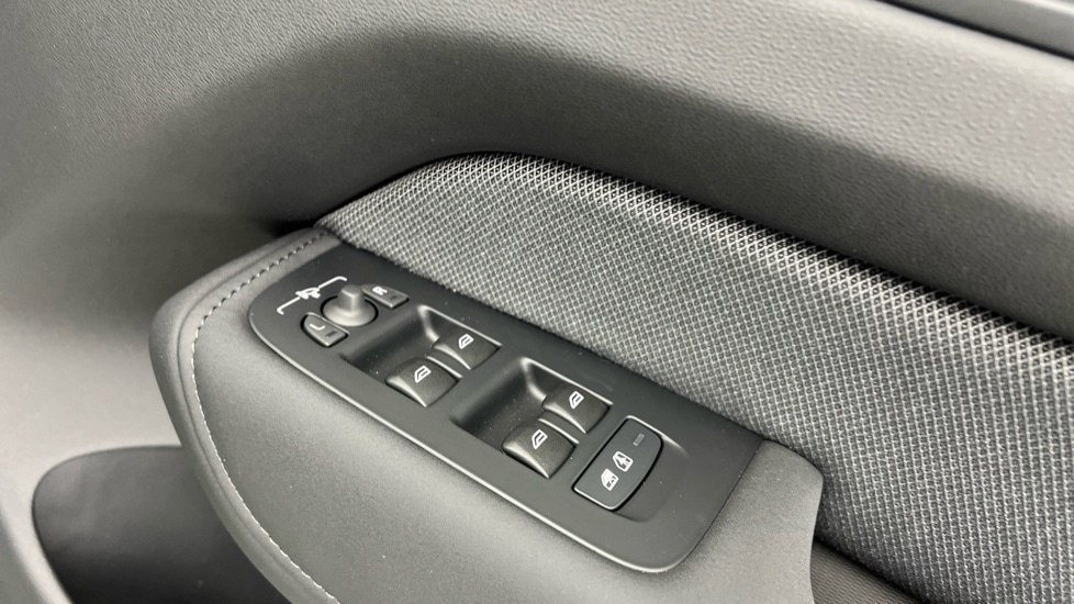 Used Volvo XC60 2025 for sale - 77205612: Photo 24