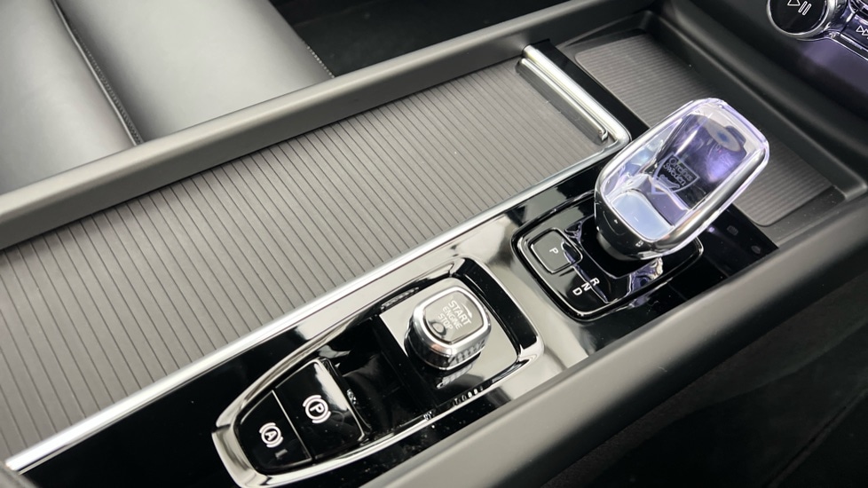 Used Volvo XC60 2025 for sale - 77205612: Photo 25