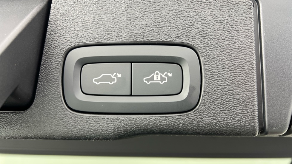 Used Volvo XC60 2025 for sale - 77205612: Photo 35