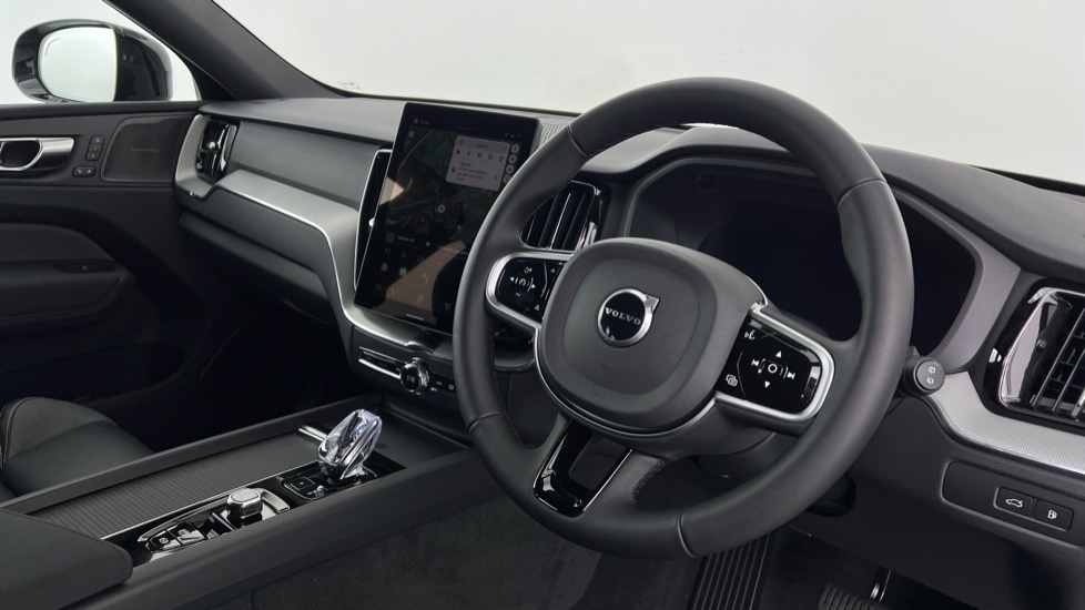 Used Volvo XC60 2025 for sale - 77205612: Photo 4