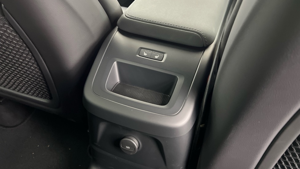 Used Volvo XC60 2025 for sale - 77205612: Photo 40