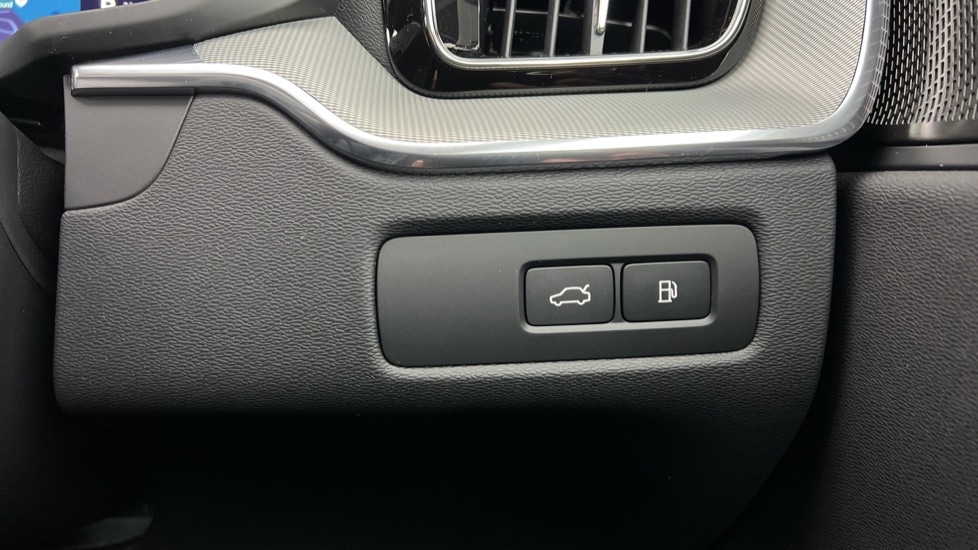 Used Volvo XC60 2025 for sale - 77205612: Photo 52