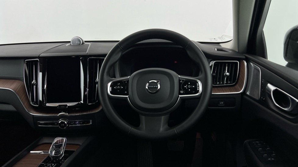 Used Volvo XC60 2023 for sale - 76788149: Photo 10