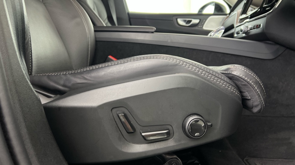 Used Volvo XC60 2023 for sale - 76788149: Photo 30