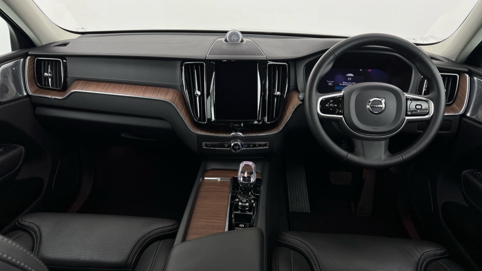 Used Volvo XC60 2023 for sale - 76788149: Photo 5