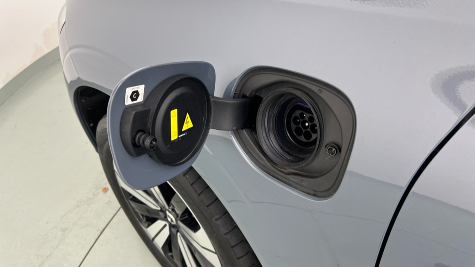 Used Volvo XC60 2023 for sale - 77193554: Photo 64