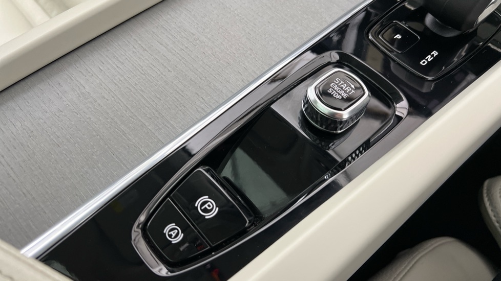 Used Volvo XC60 2025 for sale - 76888705: Photo 27