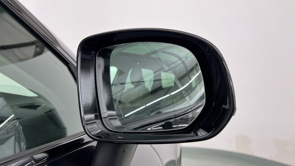 Used Volvo XC60 2025 for sale - 76888705: Photo 32