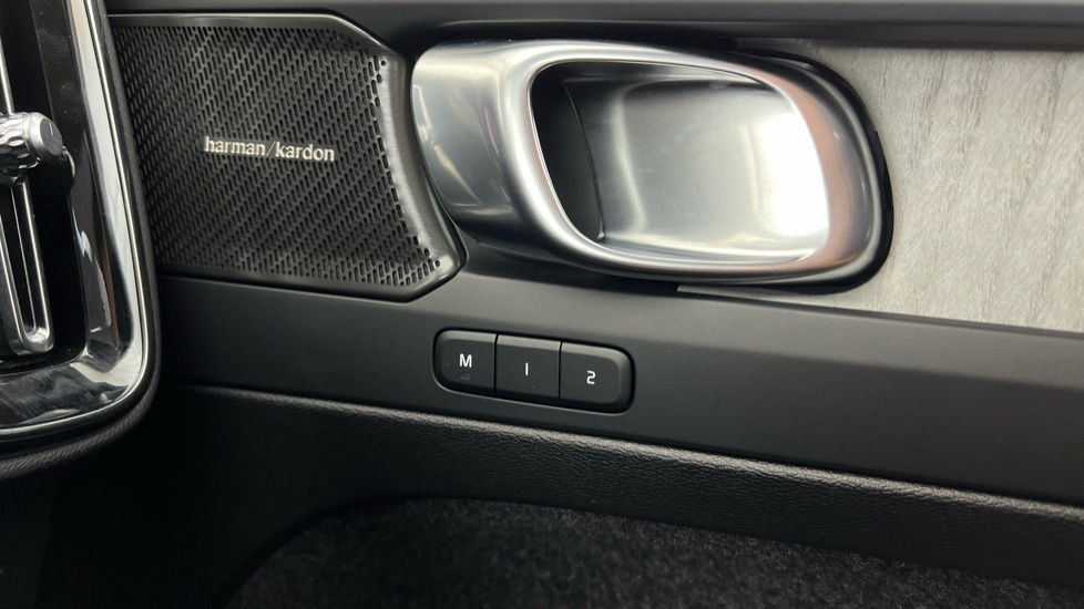 Used Volvo XC40 2024 for sale - 77122580: Photo 45