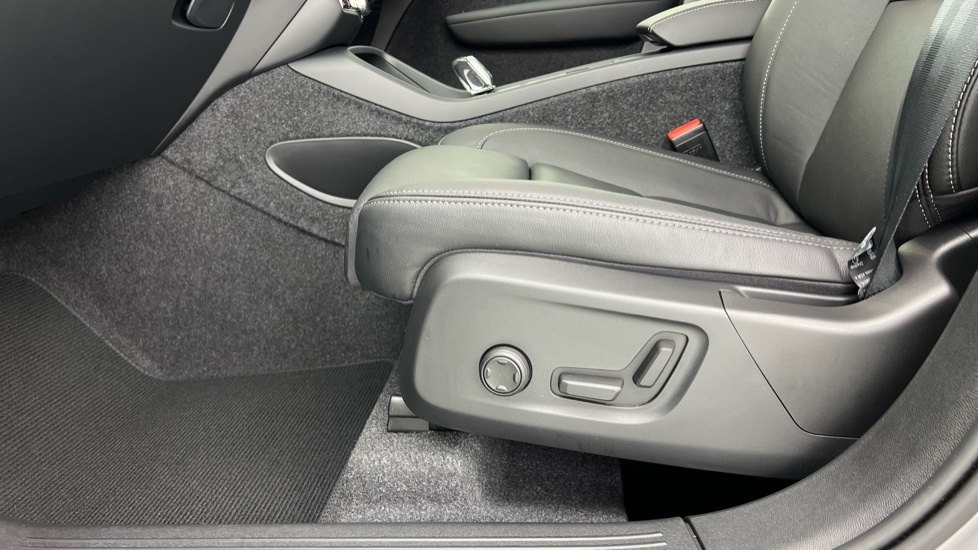 Used Volvo XC40 2024 for sale - 77122580: Photo 62