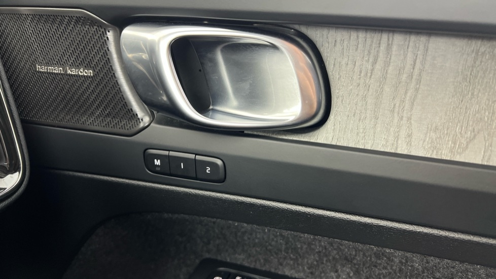 Used Volvo XC40 2025 for sale - 78128939: Photo 53