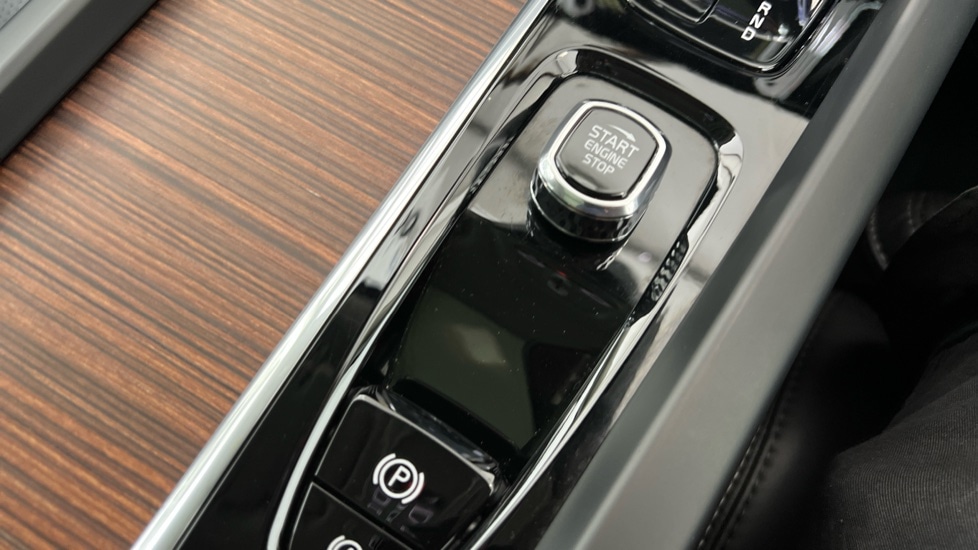 Used Volvo XC60 2024 for sale - 76528869: Photo 27