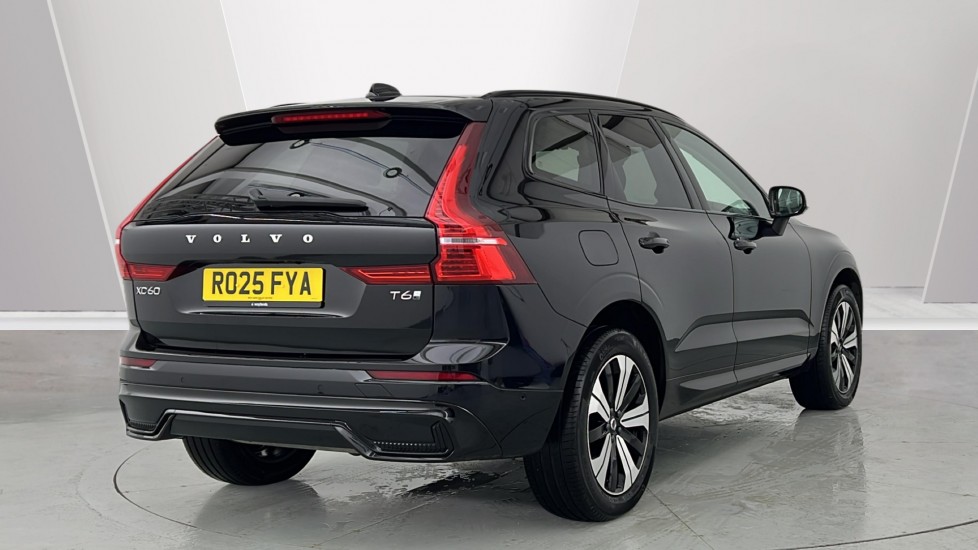 Used Volvo XC60 2025 for sale - 77133939: Photo 2