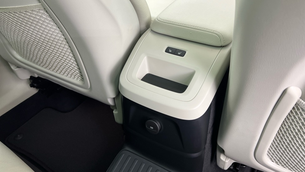 Used Volvo XC60 2025 for sale - 77133939: Photo 41