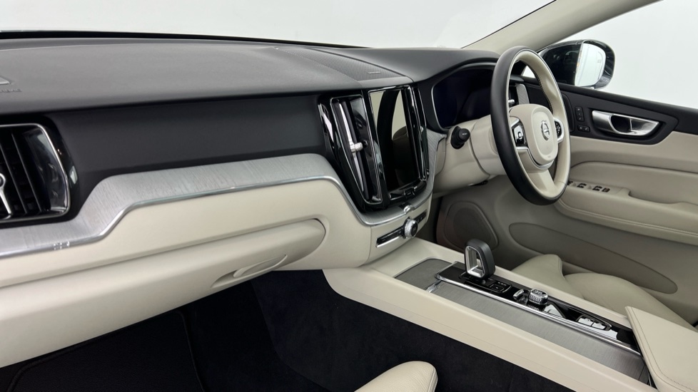 Used Volvo XC60 2025 for sale - 77133939: Photo 59