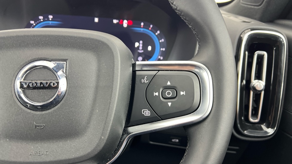 Used Volvo XC40 2024 for sale - 76888814: Photo 22