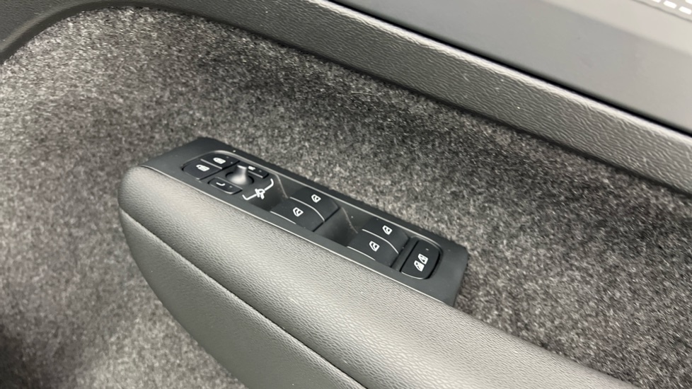 Used Volvo XC40 2024 for sale - 76888814: Photo 24