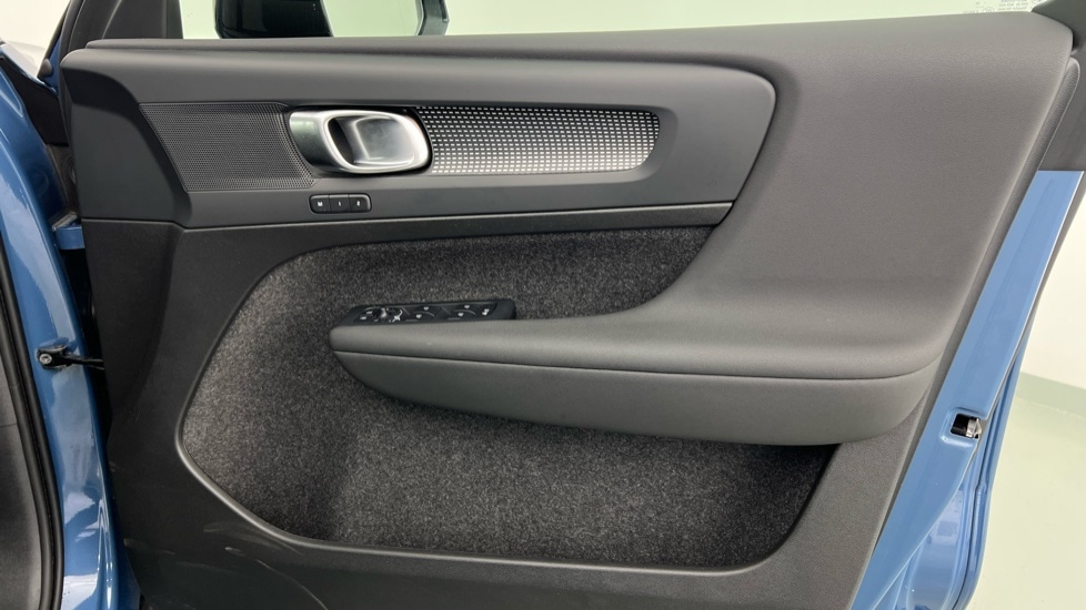 Used Volvo XC40 2024 for sale - 76888814: Photo 29