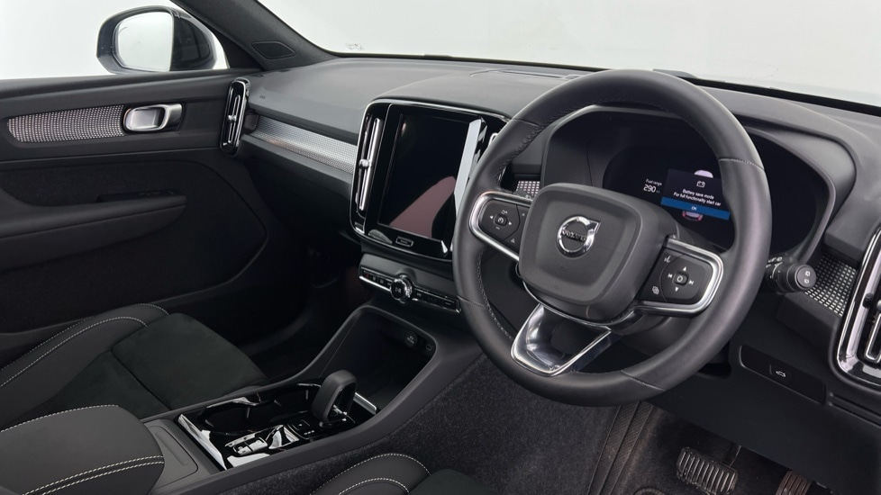 Used Volvo XC40 2024 for sale - 76888814: Photo 4