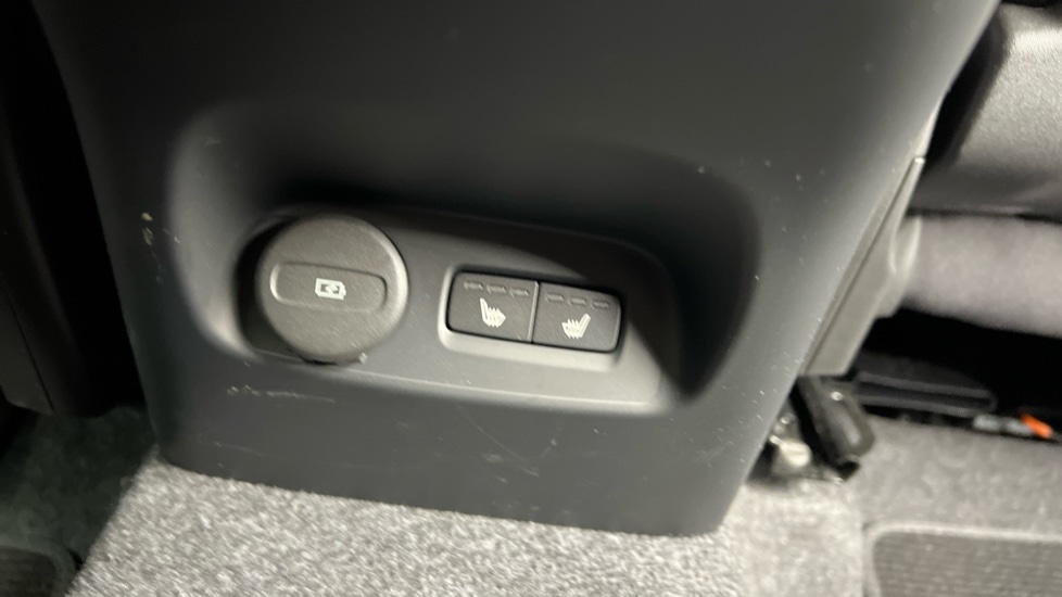 Used Volvo XC40 2024 for sale - 76888814: Photo 40