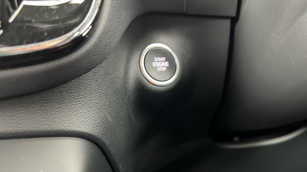 Used Volvo XC40 2024 for sale - 76888814: Photo 46