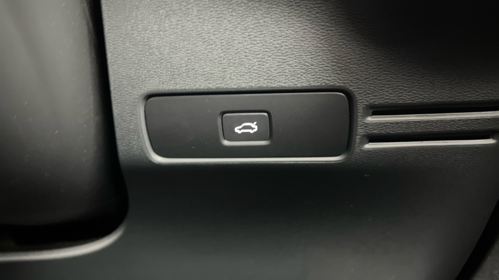 Used Volvo XC40 2024 for sale - 76888814: Photo 53