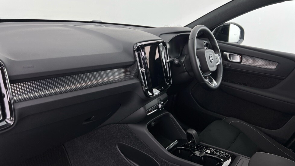 Used Volvo XC40 2024 for sale - 76888814: Photo 61
