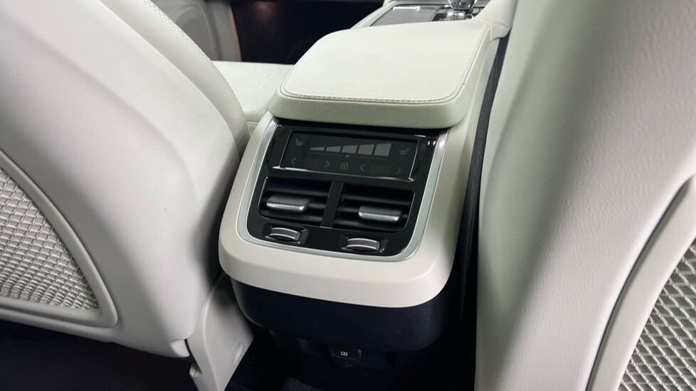 Used Volvo XC90 2023 for sale - 77532014: Photo 41
