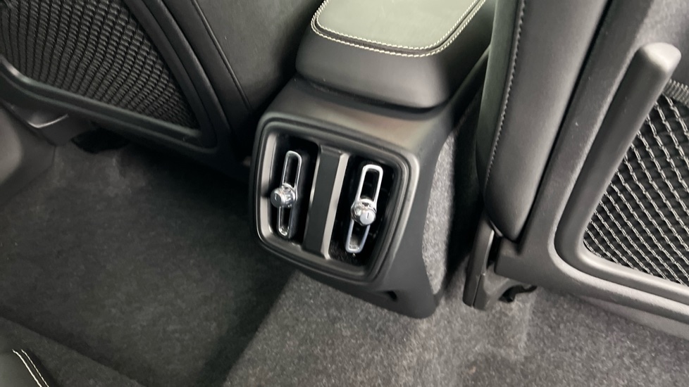 Used Volvo XC40 2025 for sale - 77111535: Photo 40