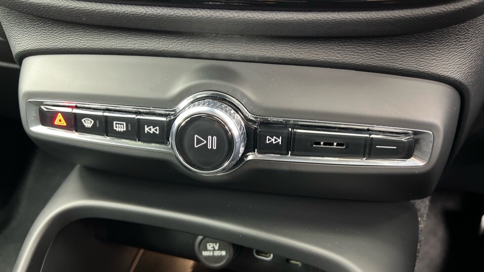 Used Volvo XC40 2025 for sale - 77111535: Photo 51