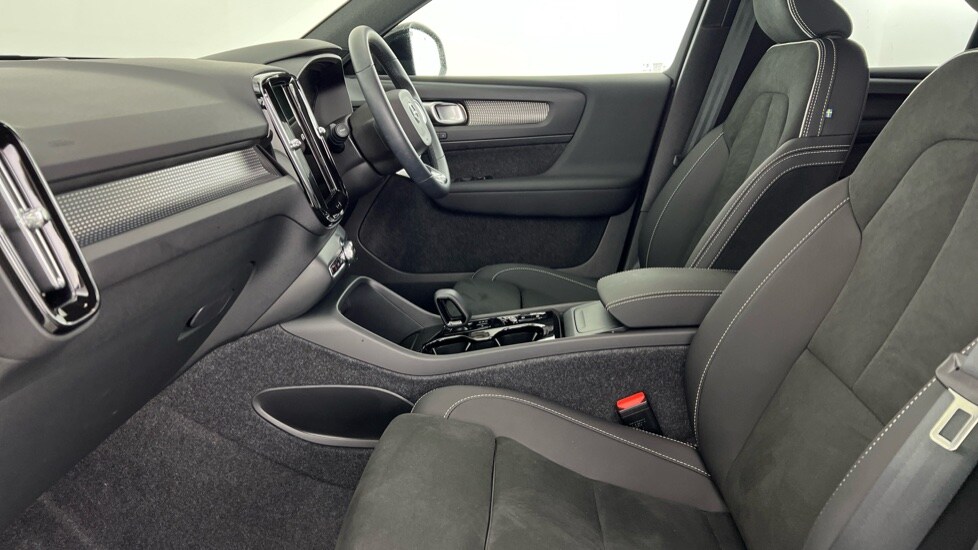 Used Volvo XC40 2025 for sale - 77111535: Photo 62