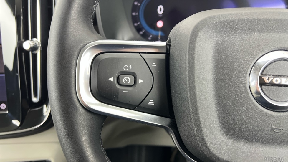 Used Volvo XC40 2022 for sale - 76350868: Photo 21