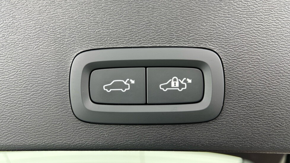 Used Volvo XC40 2022 for sale - 76350868: Photo 35