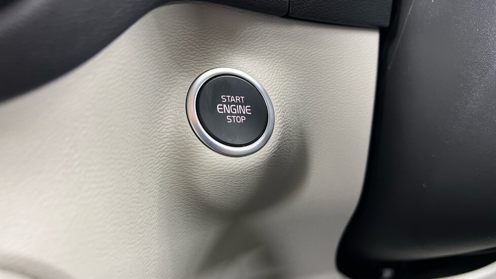 Used Volvo XC40 2022 for sale - 76350868: Photo 41