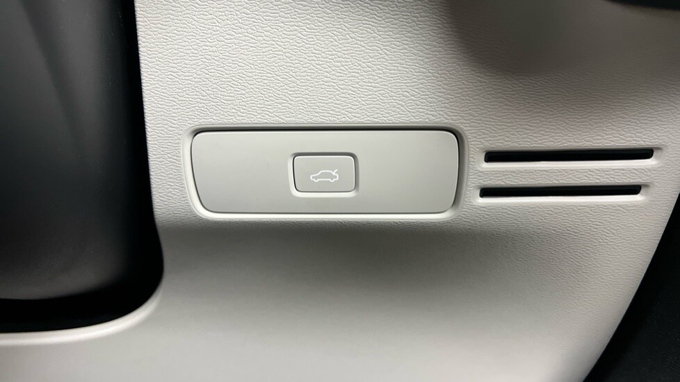 Used Volvo XC40 2022 for sale - 76350868: Photo 46