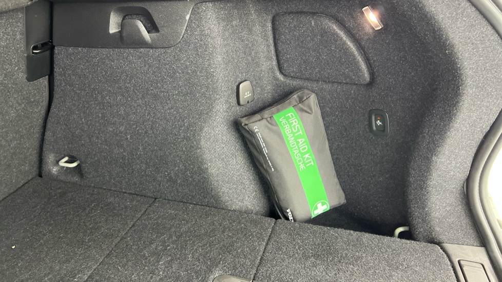 Used Volvo XC40 2022 for sale - 76350868: Photo 55