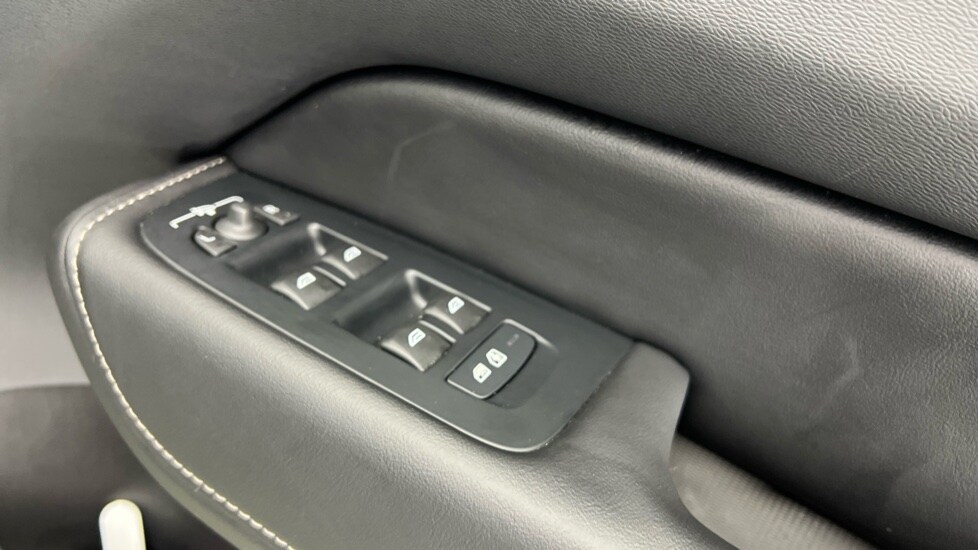 Used Volvo XC60 2025 for sale - 77739898: Photo 24