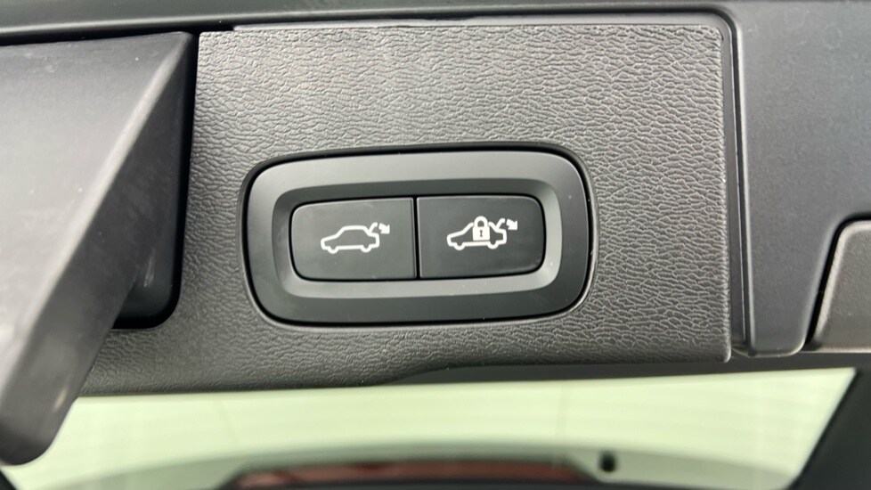 Used Volvo XC60 2025 for sale - 77739898: Photo 35