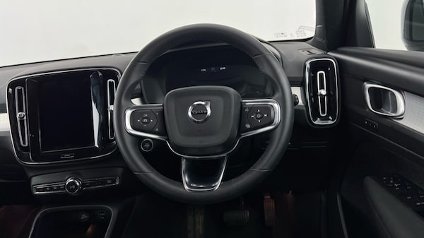 Used Volvo XC40 2023 for sale - 76168702: Photo 10