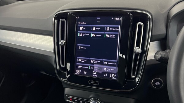Used Volvo XC40 2023 for sale - 76168702: Photo 17