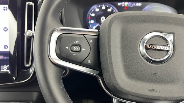 Used Volvo XC40 2023 for sale - 76168702: Photo 21