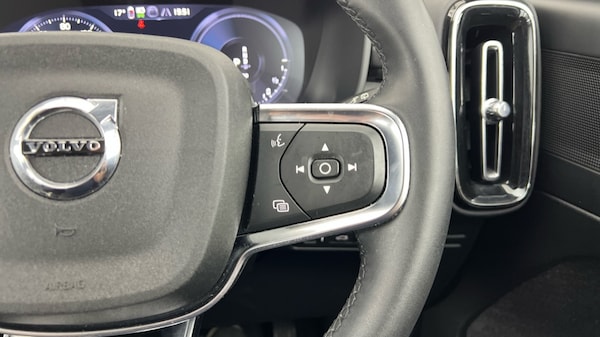 Used Volvo XC40 2023 for sale - 76168702: Photo 22
