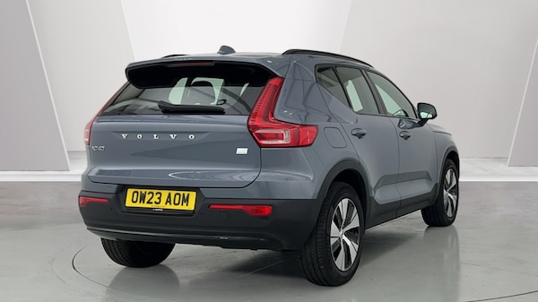 Used Volvo XC40 2023 for sale - 76168702: Photo 2